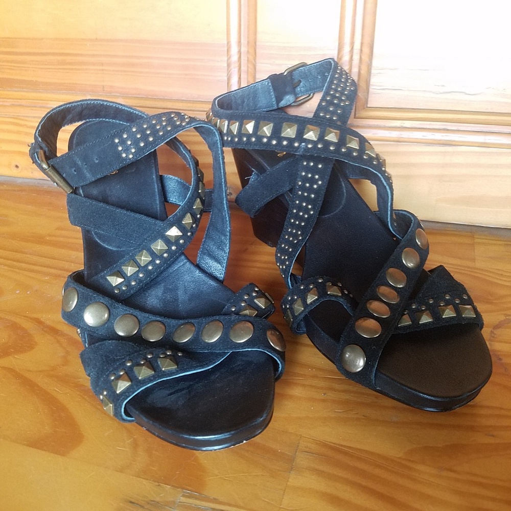 Wittner Sicily Brass-studded Strappy Suede Sandals